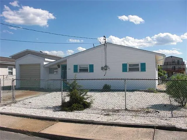 116 E Delaware Dr photo 1