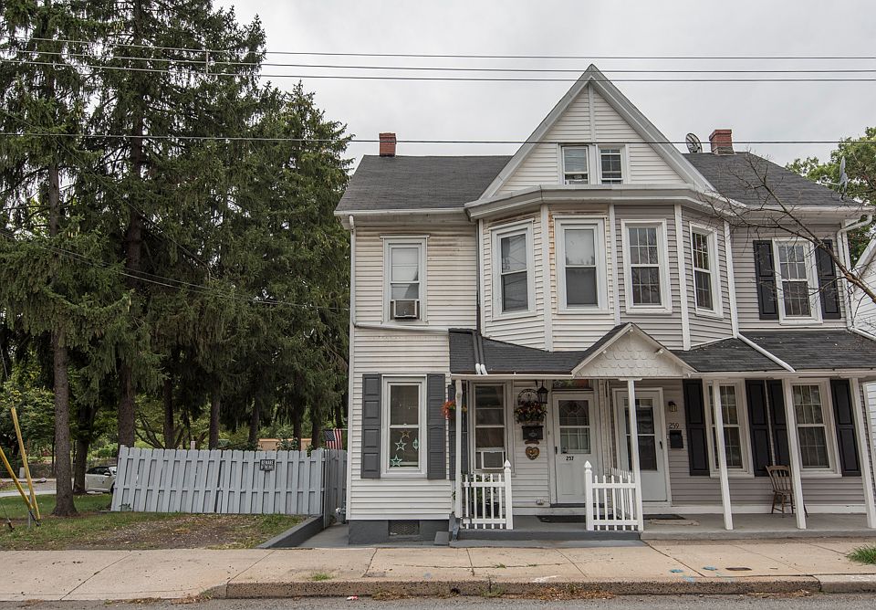 257 Manatawny St, Pottstown, PA 19464 Zillow