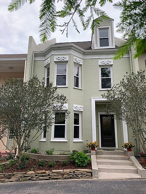 1st image of 529 Esplanade Dr