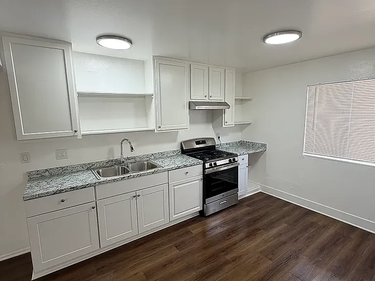 14505 Alburtis Ave #1 — Photo 4