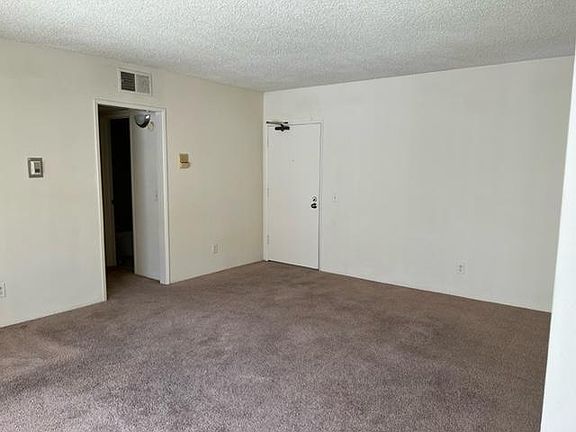 4th image of 433 N Jackson St APT 304