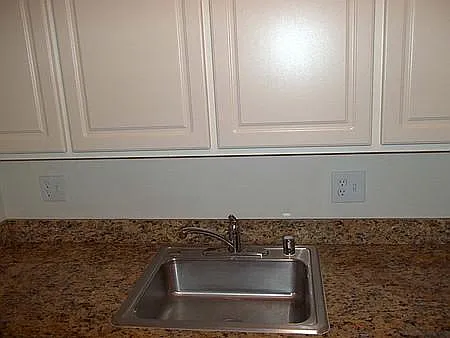 Willow Springs Apartments — Photo 15