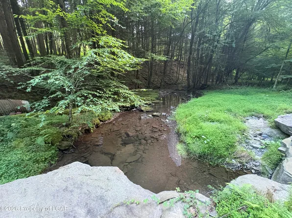 39-40 Moon Lake Rd, Hunlock Creek, PA 18621