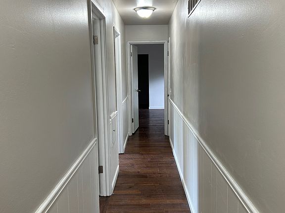 4th image of 3800 Woodcrest Dr