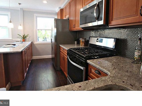 3rd image of 7612 Wyndale Ave