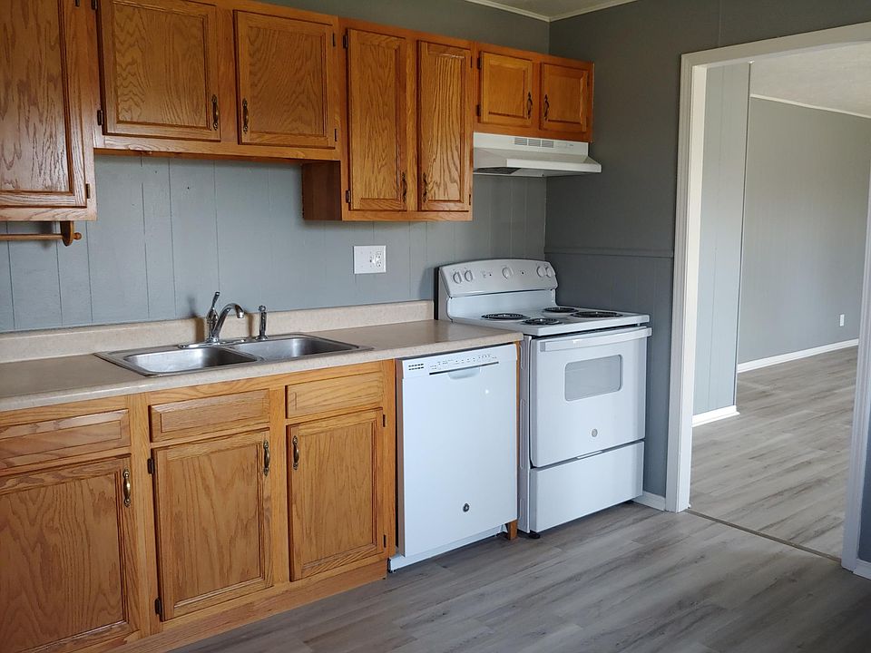 2nd image of 1020 Linden Dr