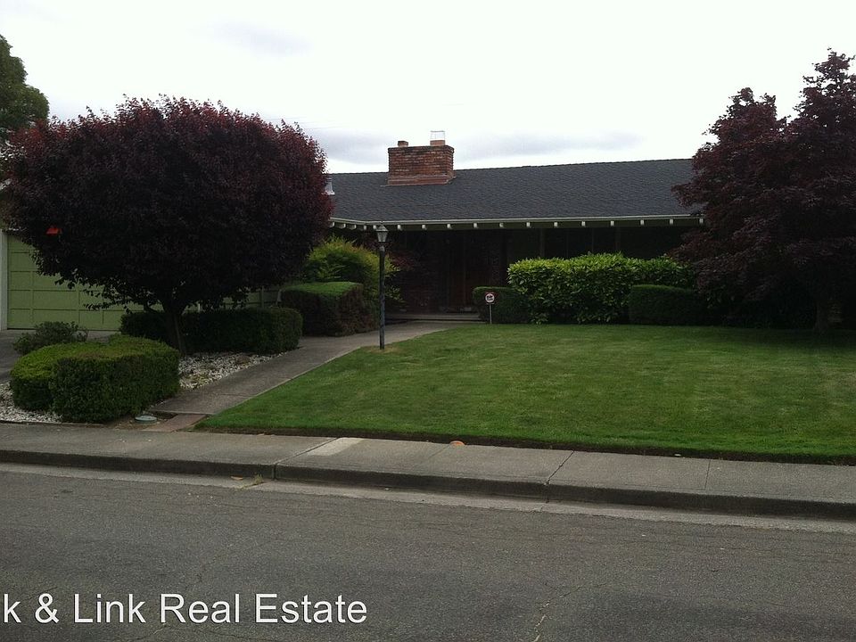 1st image of 513 Cottonwood Dr