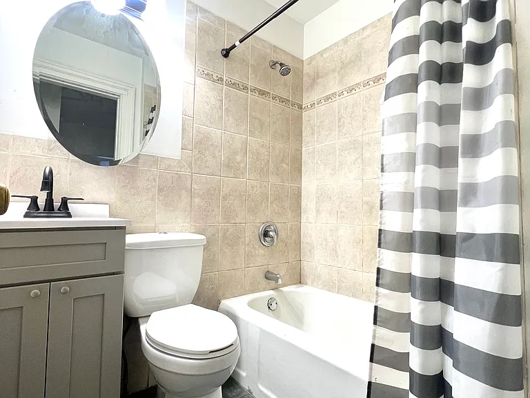 1228 Union St #3 — Photo 9