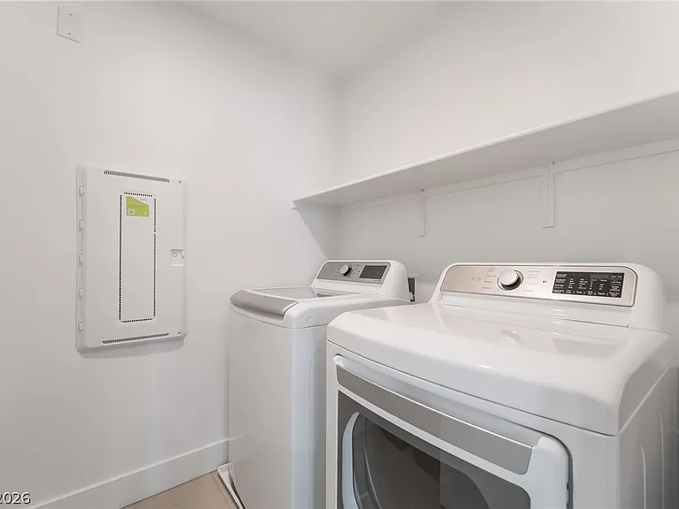 3192 Vittoria Ave — Photo 20