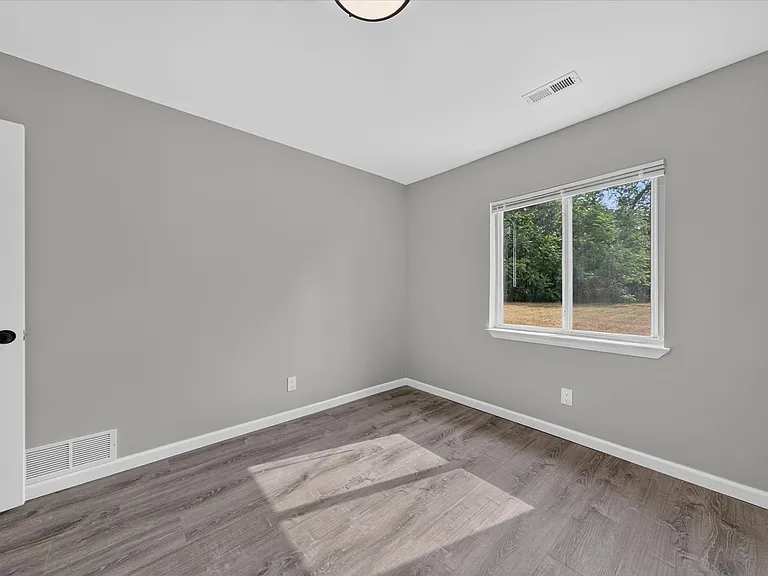 21150 Avon Ln — Photo 16