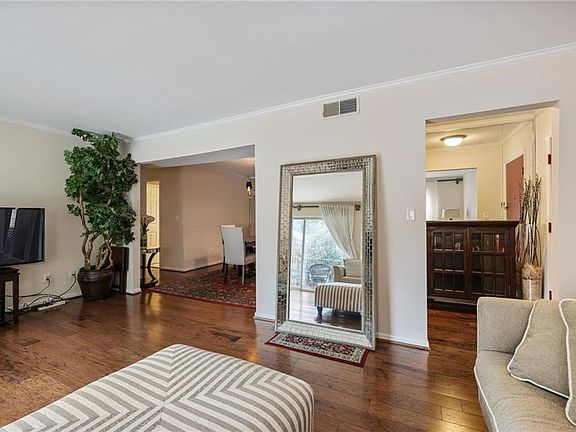 5th image of 6851 Roswell Rd Unit F5