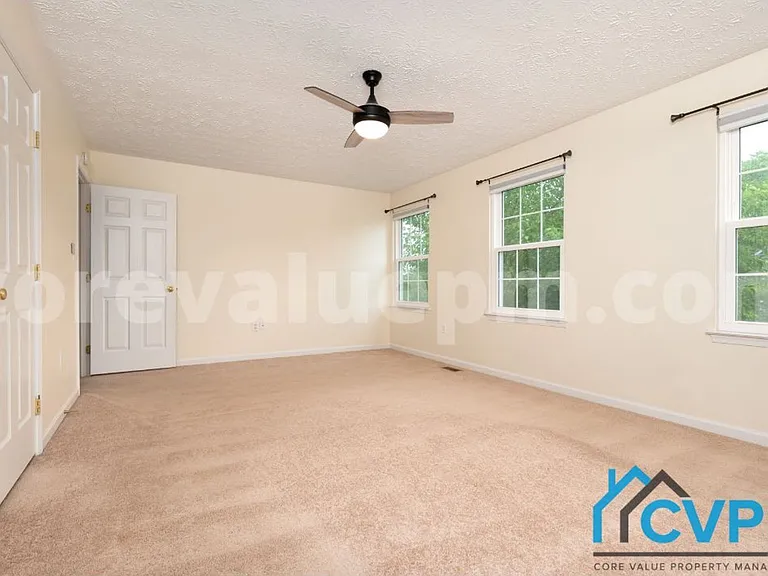 1321 Treasure Dr — Photo 18