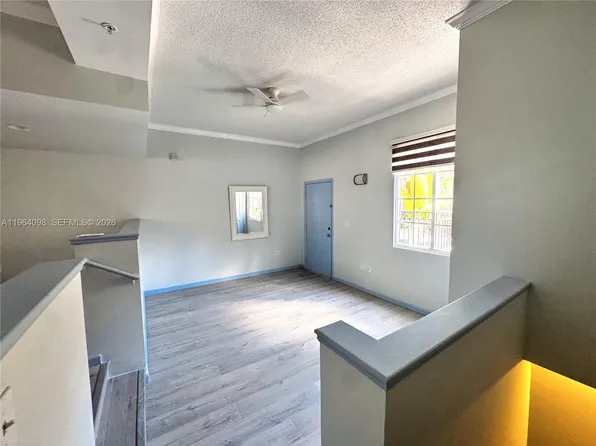 2881 NE 185th St APT 102, Aventura, FL 33180