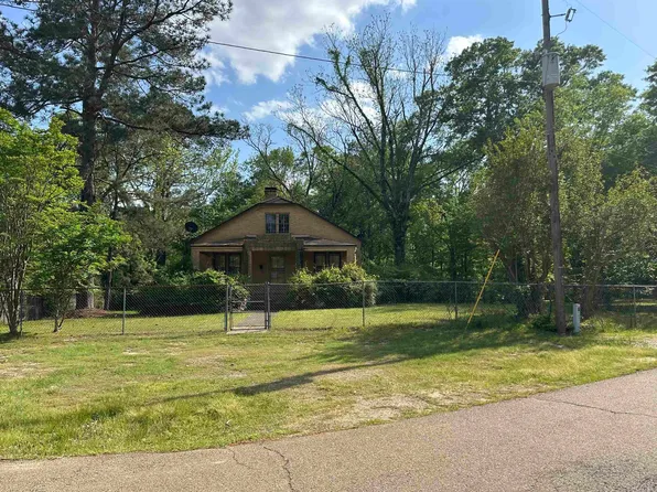101 McDonald St, Smackover, AR 71762