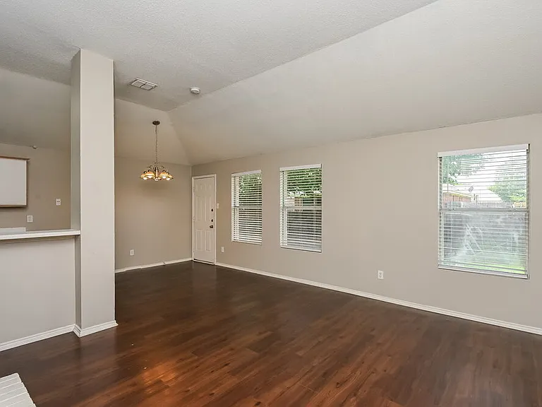 317 Taylor St — Photo 5