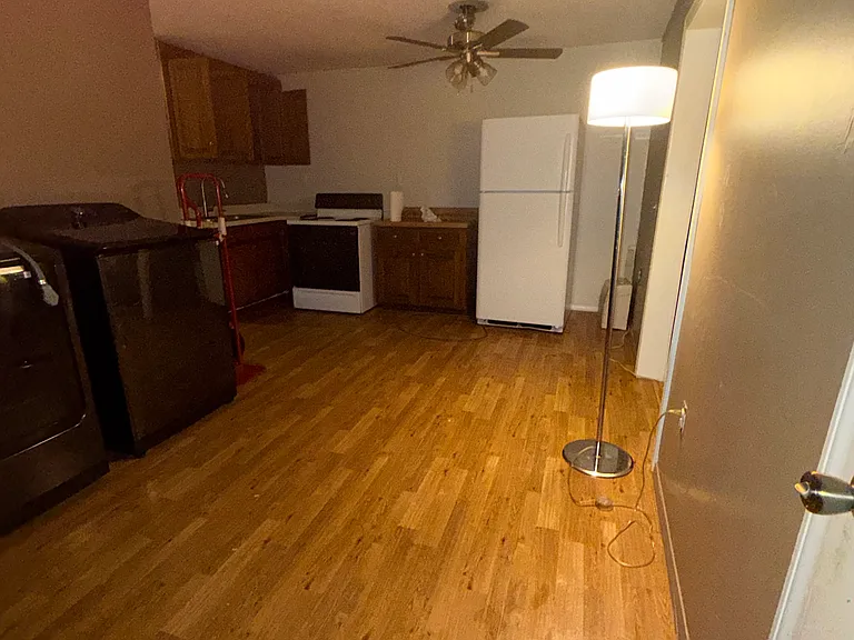 830 E River Rd #B — Photo 3