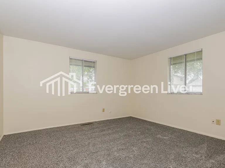 7131 Kismet Pl — Photo 8