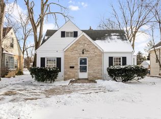 551 Deerfield Rd, Deerfield, IL 60015