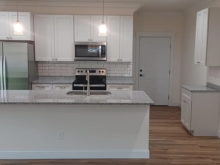 1753 Arbor Hills Dr SE — Photo 3