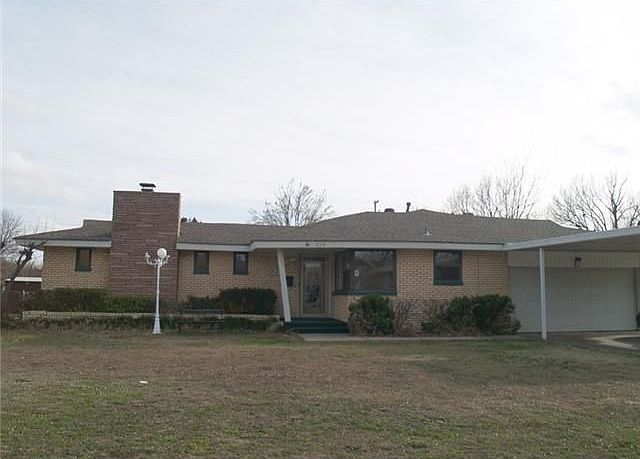1st image of 824 SW 47th St
