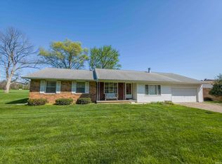 411 Cherry Hill Dr, Mount Carmel, IL