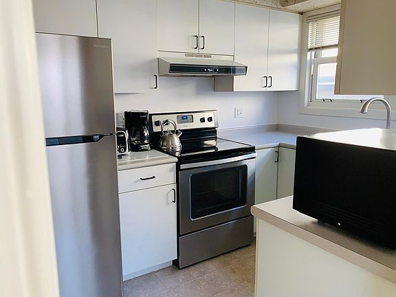 4th image of 1406 Lake Blvd