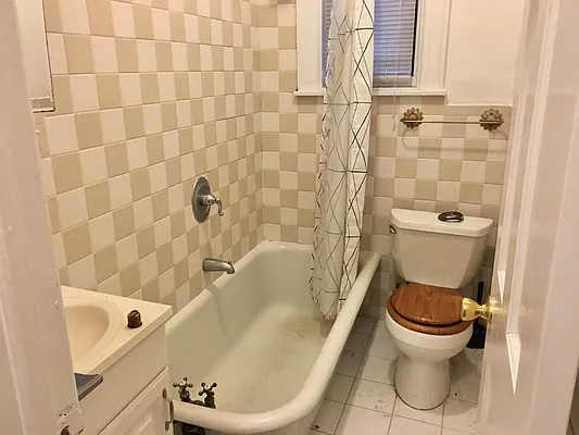 Rented by Papp Realty | media 12