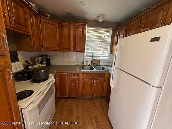 5th image of 1810 Coleman Ave