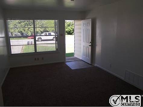 3rd image of 2217 Patricia Cir