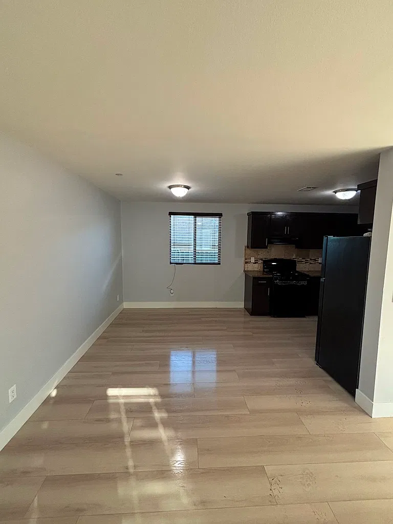 5 bed, 1857 sqft, $4,200 — Photo 4