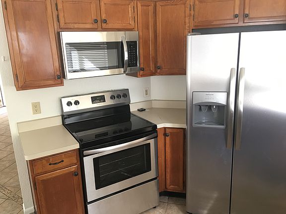 3rd image of 2826 W Sandbrook Ln