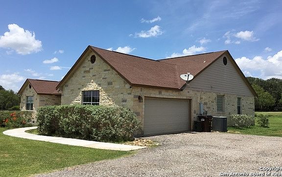 3rd image of 203 Shamrock Dr