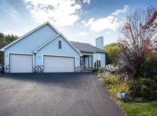 1001 Eulaine Cir, Hammond, WI 54015