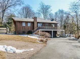 97 Liberty St, Clinton, CT 06413