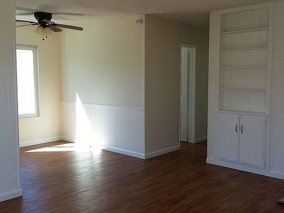 3rd image of 4656 Kansas St Unit 05