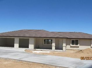 14704 McRoberts Rd, Apple Valley, CA 92307