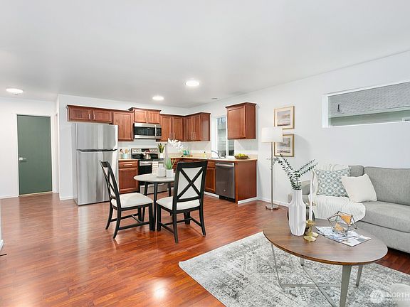 5th image of 19508 24th Avenue E