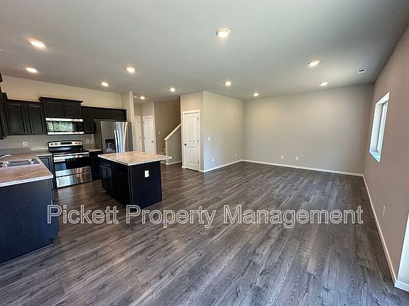 5th image of 6461 Hornet Cir NE