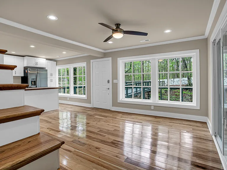 Lots of windows for natural light and recessed lighting