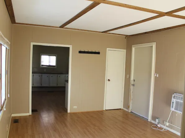 112 E Cherry St, Vermillion, SD