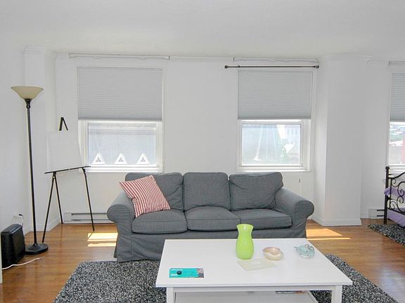 3rd image of 1101 Saint Paul Pl #705