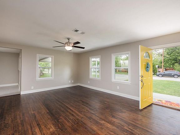 3rd image of 4509 Blackstone Dr