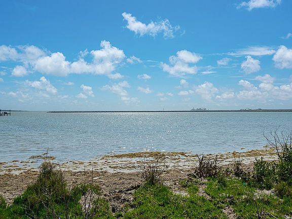 2nd image of 917 Bayshore Dr