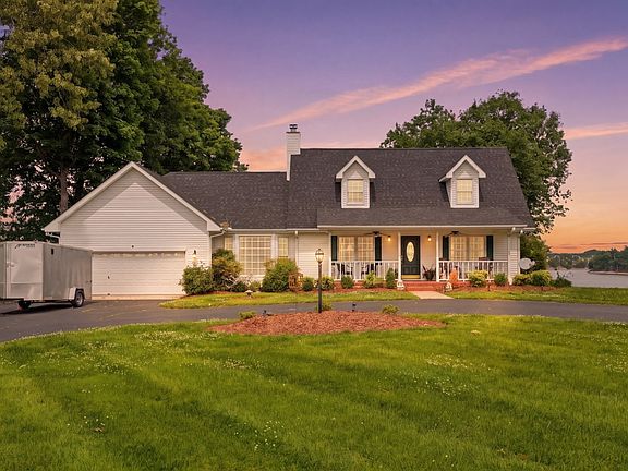 5th image of 686 Bluff Dr