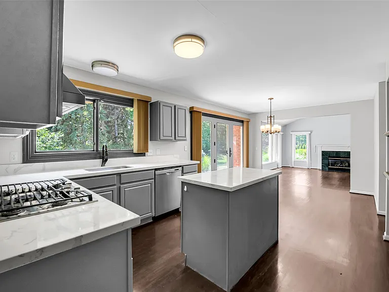 107 Millstone Dr — Photo 9