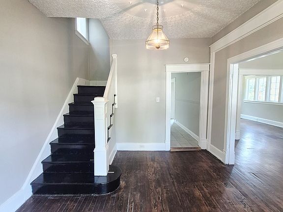 2nd image of 2109 4th Ave