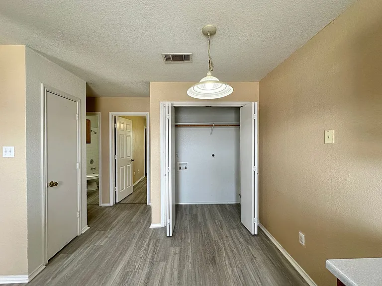 1704 Spring Rose Cir — Photo 10