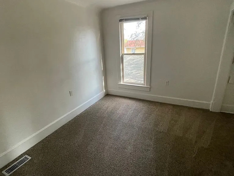 706 Railroad Ave #1 — Photo 16