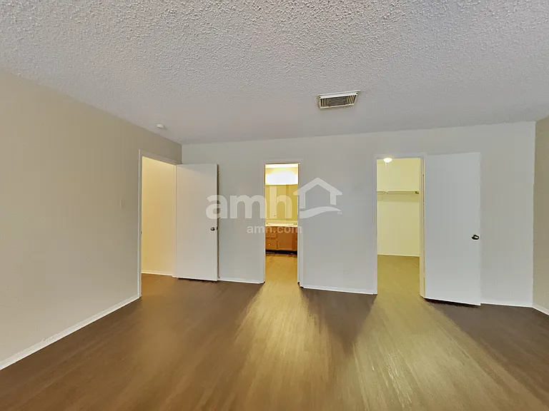 8010 Manderly Pl — Photo 10