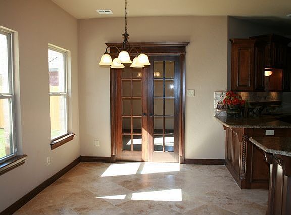 5th image of 6810 SW Majestic Oak Blvd